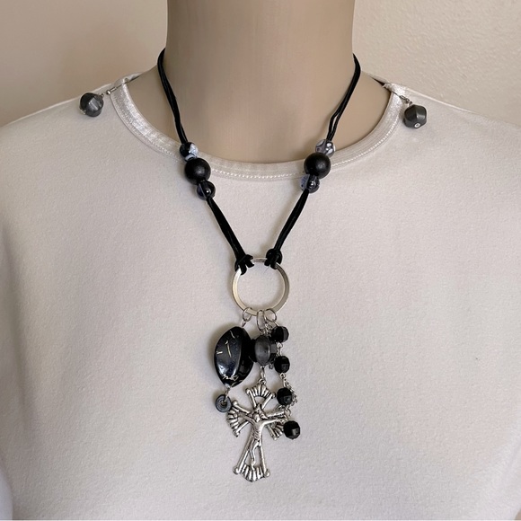 Silver-tone Leather and Beads Pendant Necklace and Earrings Set - Picture 1 of 15